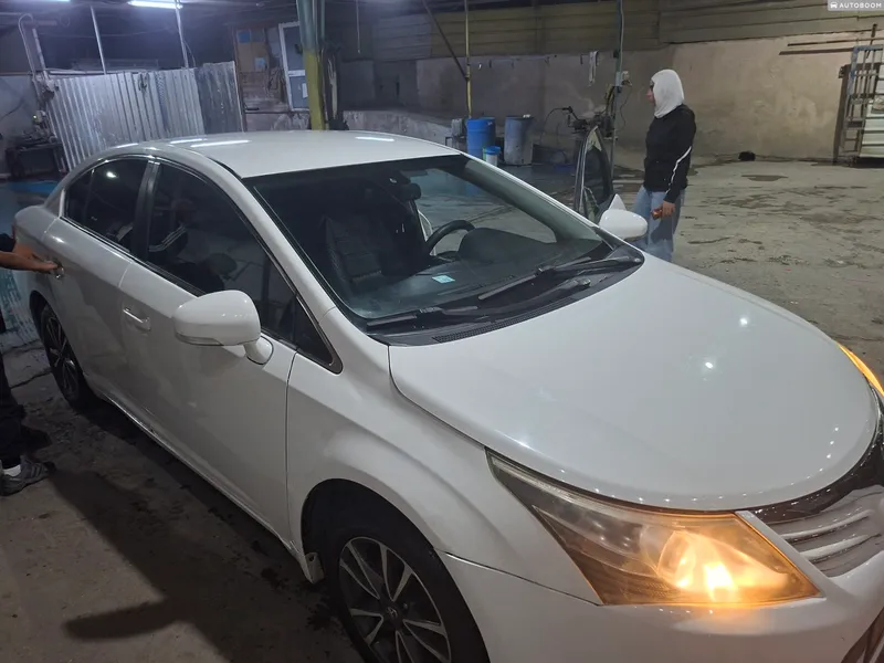 Toyota Avensis 2nd hand, 2014, private