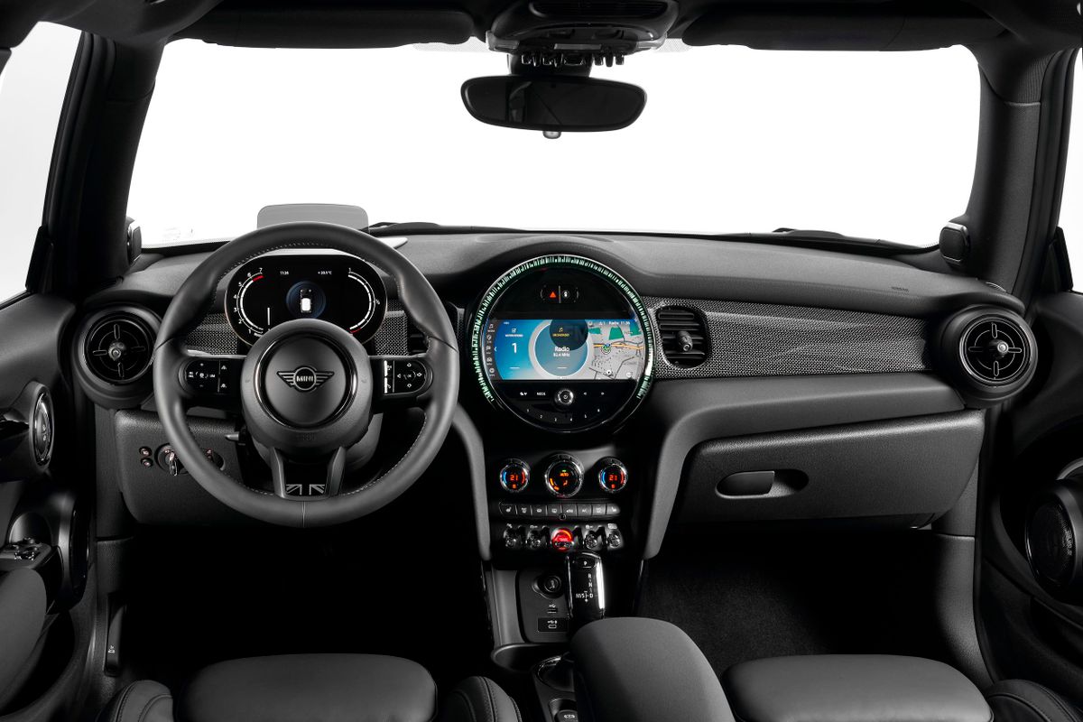MINI Hatch 2021. Dashboard. Mini 3-doors, 3 generation, restyling 2