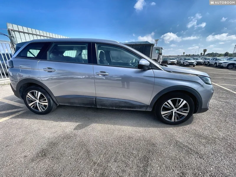 Peugeot 5008 с пробегом, 2021