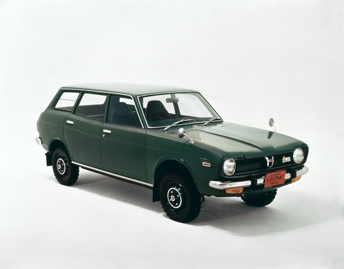 סובארו לאונה ‏1972. מרכב, צורה. סטיישן 5 דלתות, 1 דור