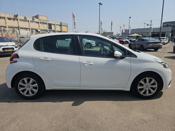 Peugeot 208 2nd hand, 2020, private hand