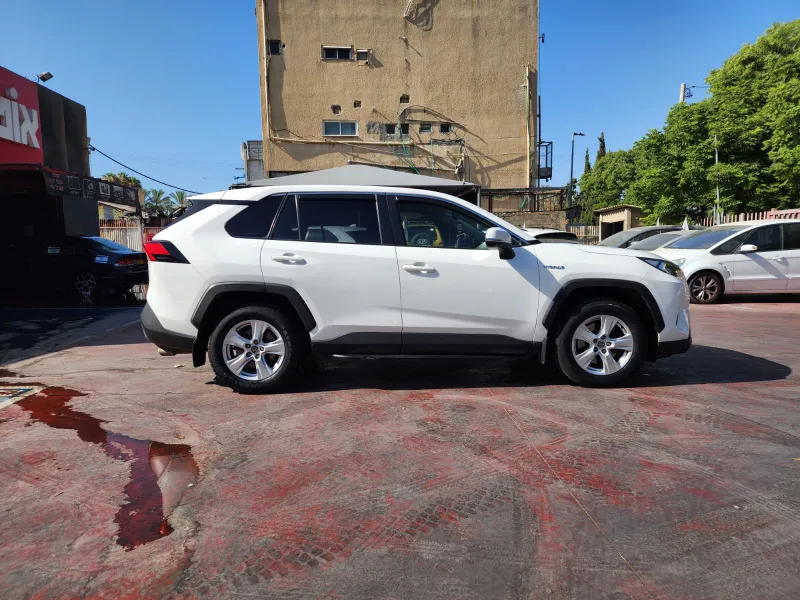 Toyota RAV4 с пробегом, 2019