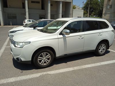 מיצובישי אאוטלנדר יד 2 רכב, 2015, פרטי