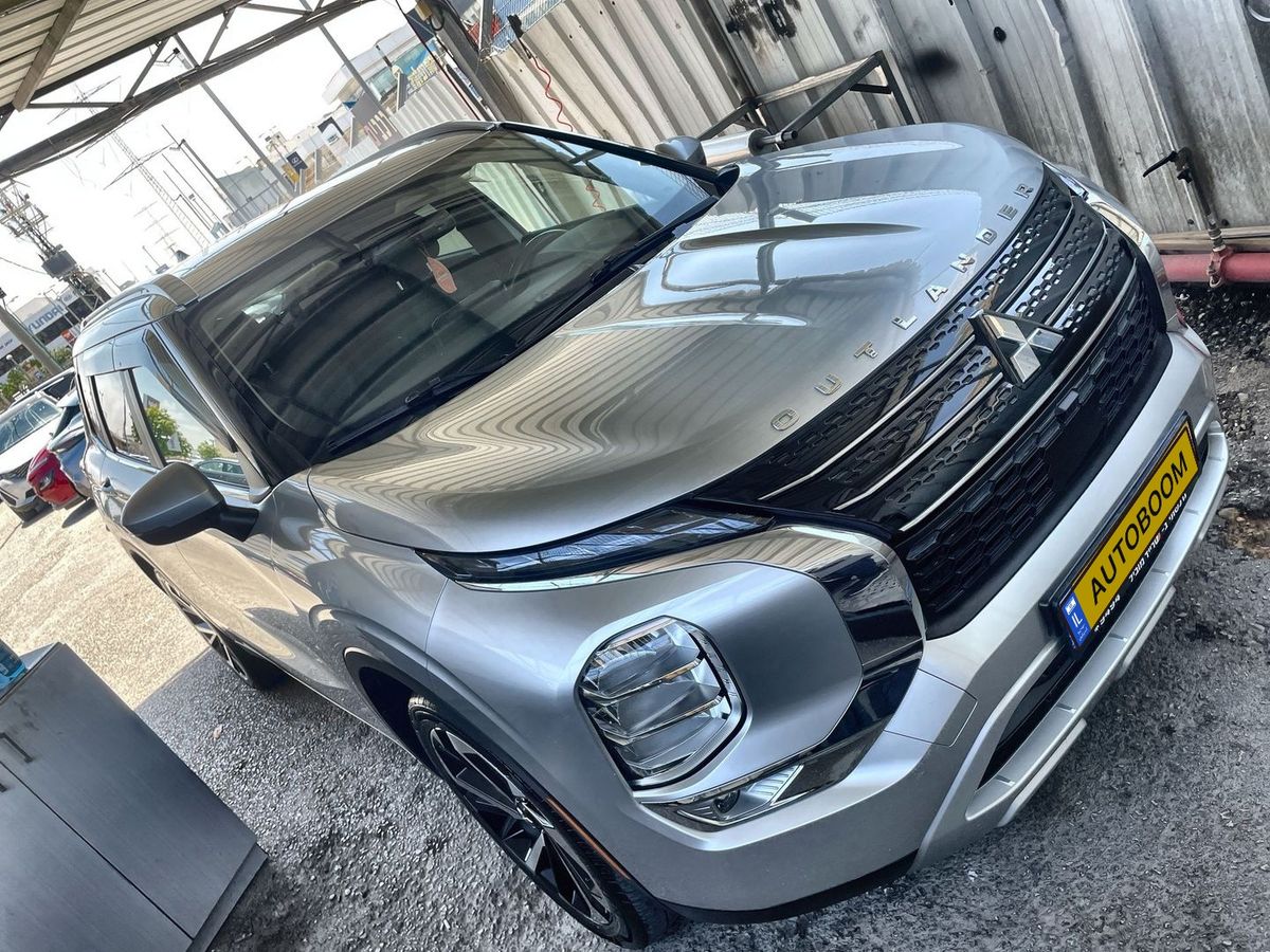 Mitsubishi Outlander 2nd hand, 2024, private