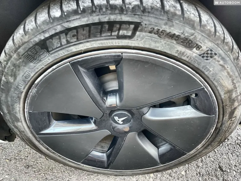 Tesla Model 3 2nd hand, 2021, private
