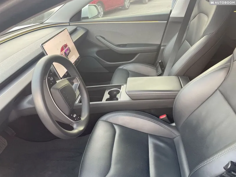 Tesla Model 3 2nd hand, 2024, private
