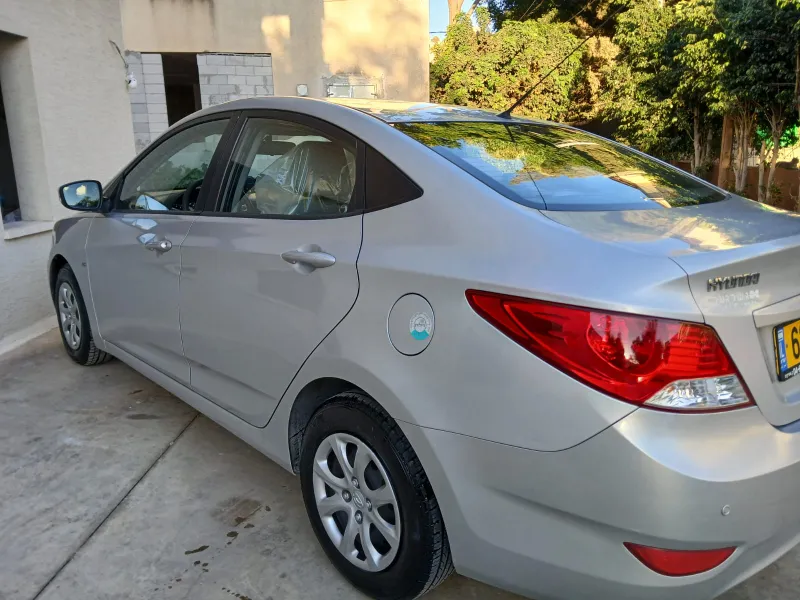 Hyundai i25 с пробегом, 2012, частная рука
