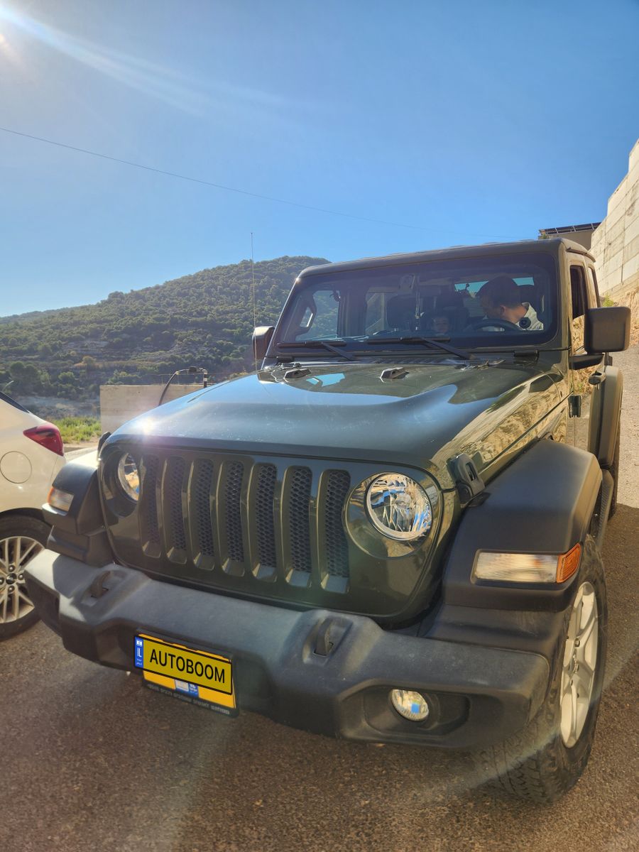 Jeep Wrangler 2nd hand, 2022, private