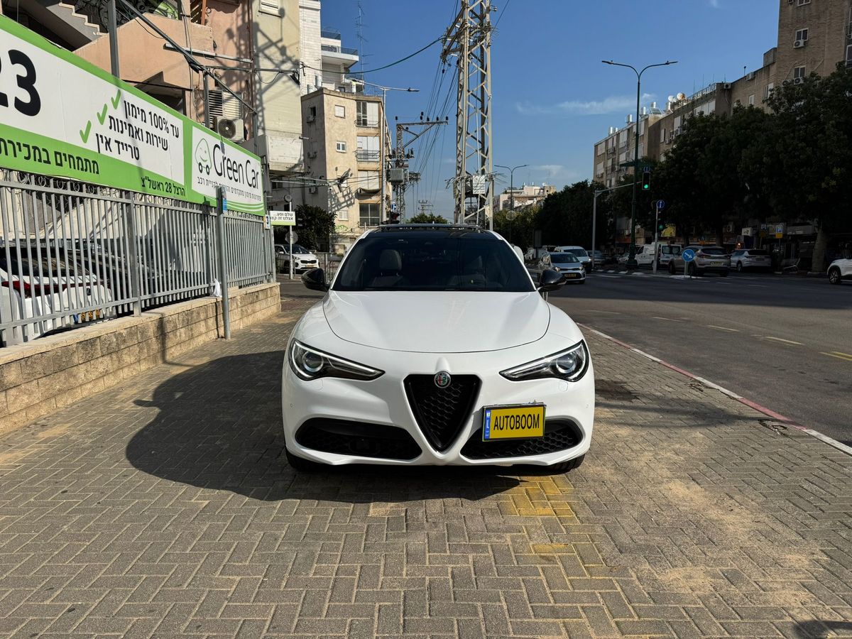 Alfa Romeo Stelvio 2ème main, 2023, main privée