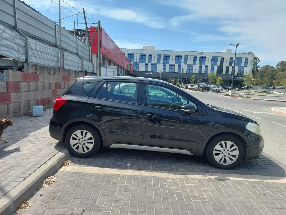 Suzuki SX4 2ème main, 2014, main privée