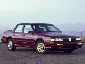 Oldsmobile Cutlass Ciera 1981. Carrosserie, extérieur. Berline, 1 génération