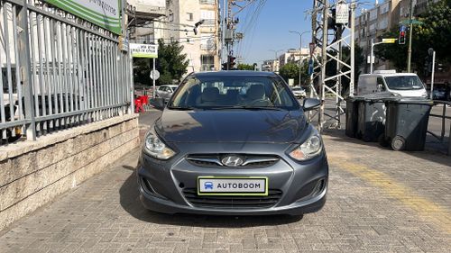 יונדאי i25 יד 2 רכב, 2013