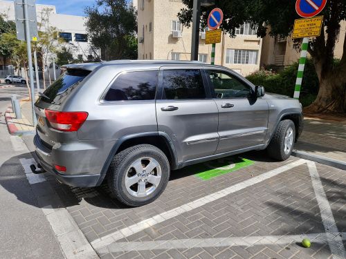 Jeep Grand Cherokee 2nd hand, 2011, private hand