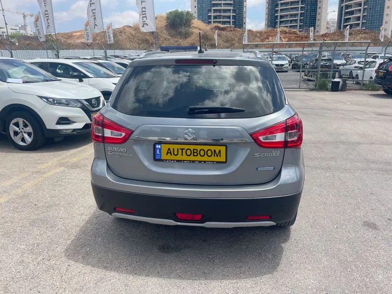 סוזוקי קרוסאובר SX4 יד 2 רכב, 2021