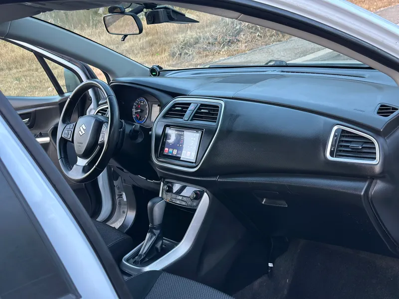 Suzuki SX4 2ème main, 2015, main privée