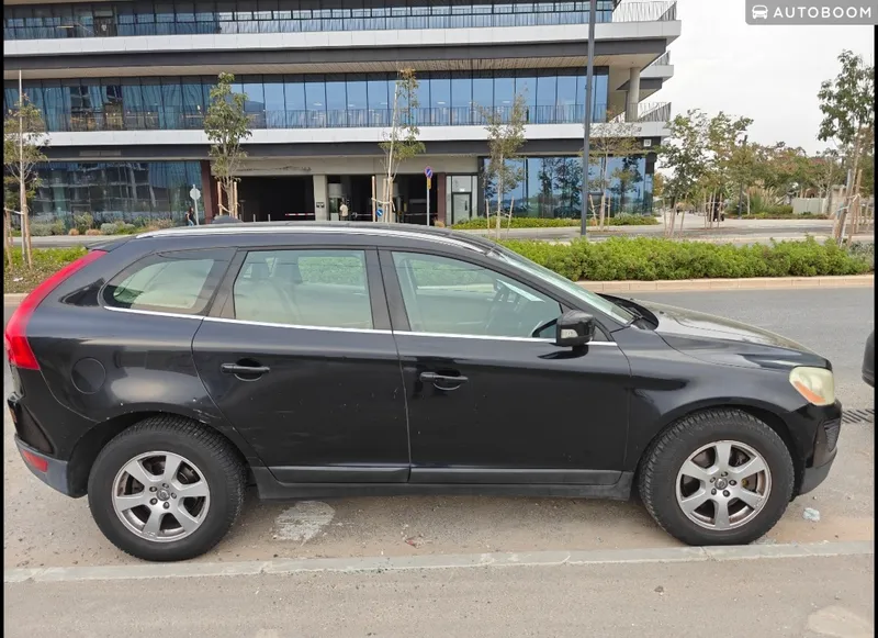 Volvo XC60 2nd hand, 2011, private