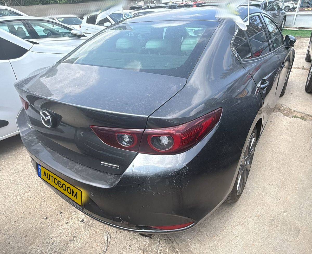 Mazda 3 2nd hand, 2022