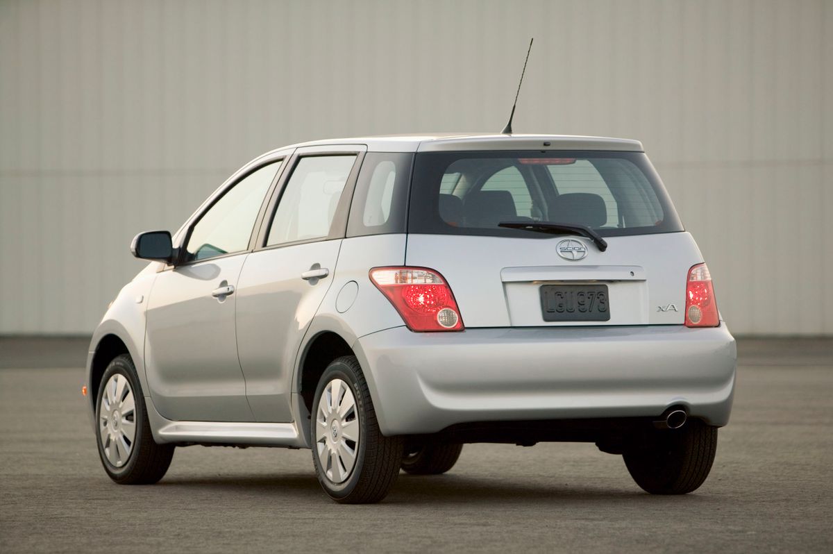 Toyota Scion xa 2004