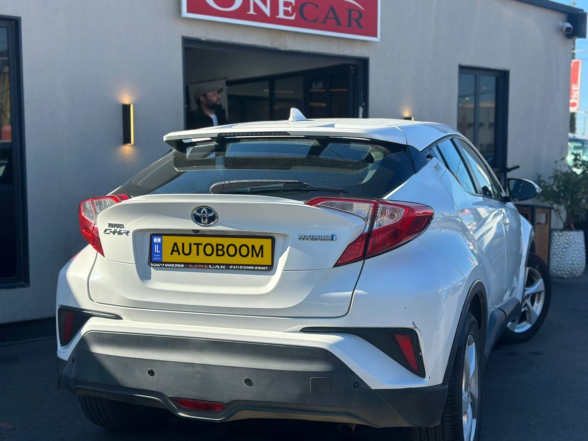 Toyota C-HR 2nd hand, 2018, private hand