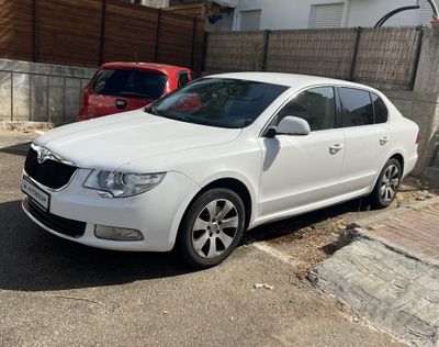 Skoda Superb 2nd hand, 2011, private hand