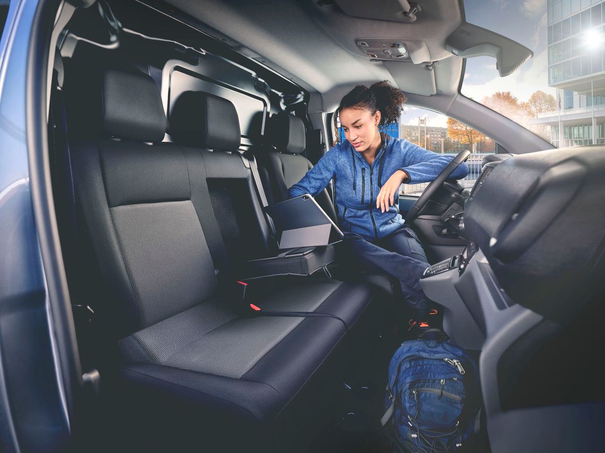 Фиат Скудо 2021. Передние сидения. Фургон, 3 поколение