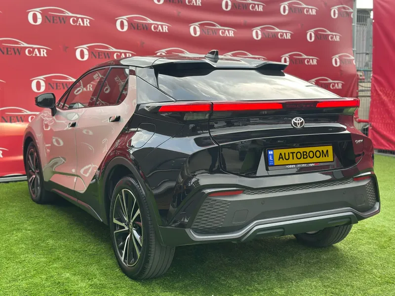 Toyota C-HR с пробегом, 2024, частная рука