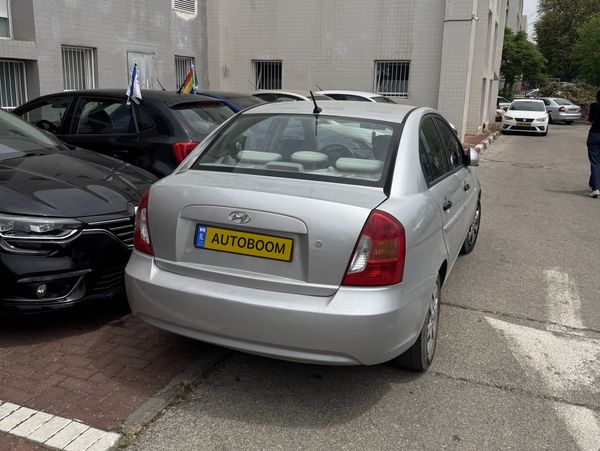 Hyundai Accent 2ème main, 2010, main privée