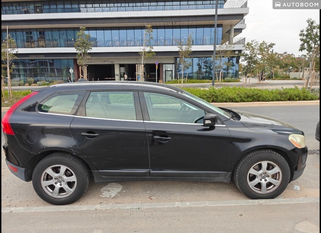 Volvo XC60 2nd hand, 2011, private