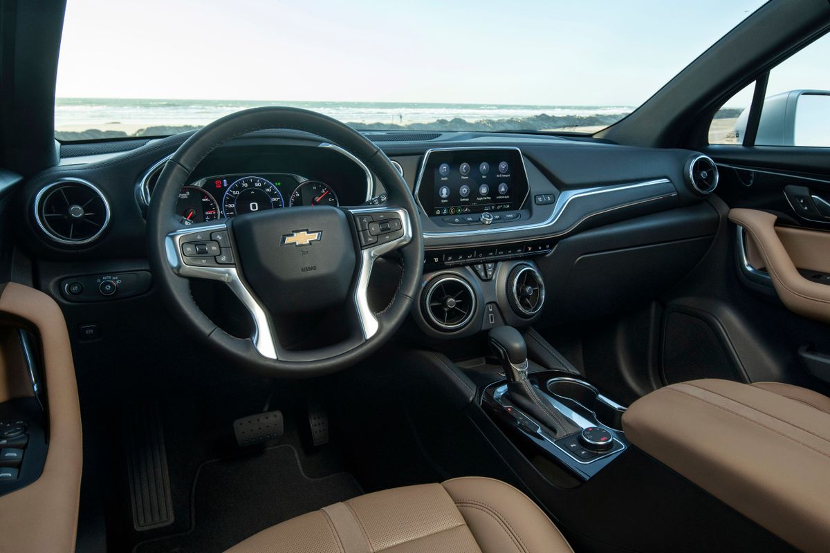 Chevrolet Blazer 2018. Front seats. SUV 5-doors, 3 generation