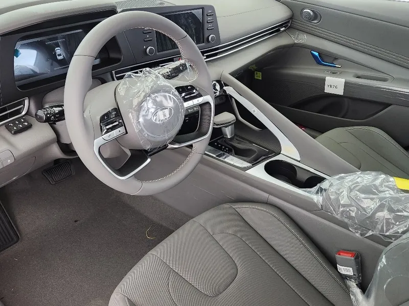 Hyundai Elantra 2ème main, 2024