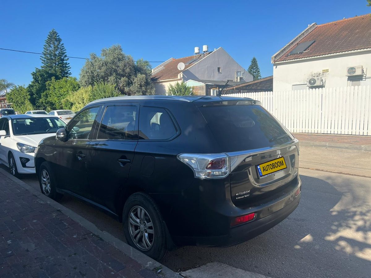 Mitsubishi Outlander 2nd hand, 2014, private hand