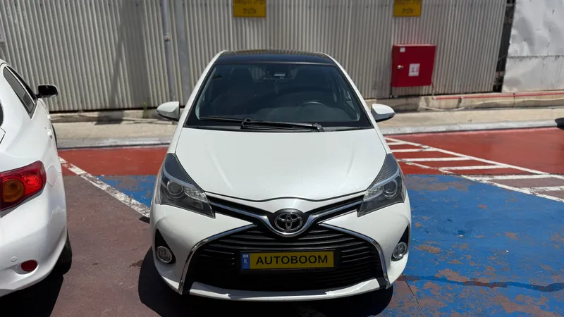 Toyota Yaris с пробегом, 2017, частная рука