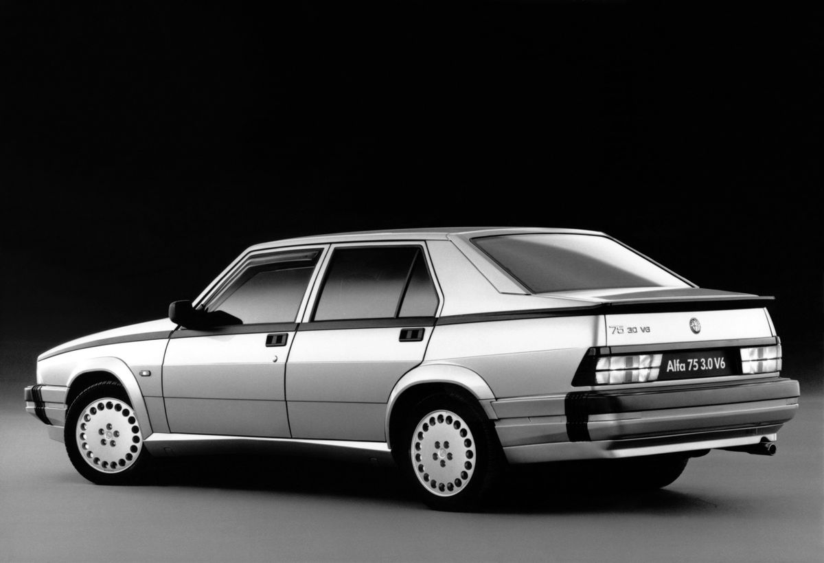 Alfa Romeo 75 1988. Carrosserie, extérieur. Berline, 1 génération, restyling