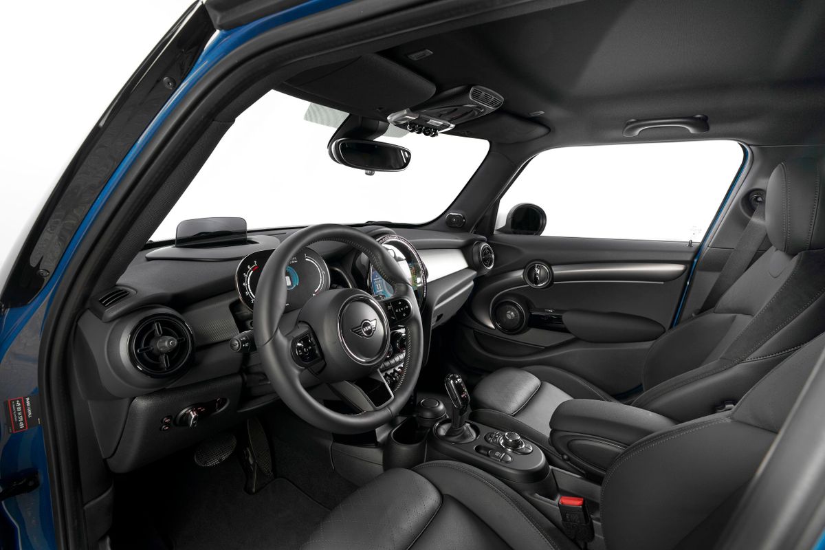MINI Hatch 2021. Front seats. Mini 5-doors, 3 generation, restyling 2