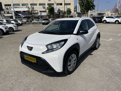 טויוטה אייגו יד 2 רכב, 2022