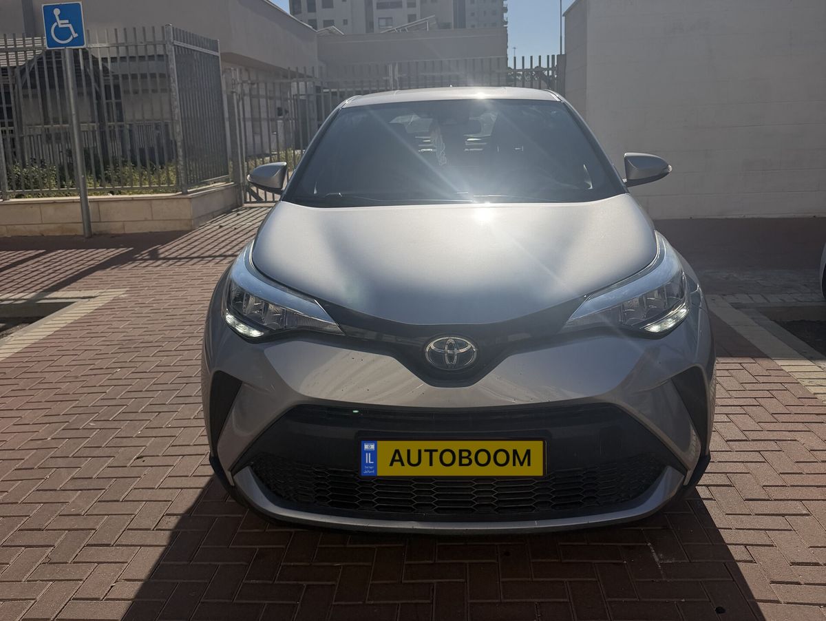 Toyota C-HR 2nd hand, 2023