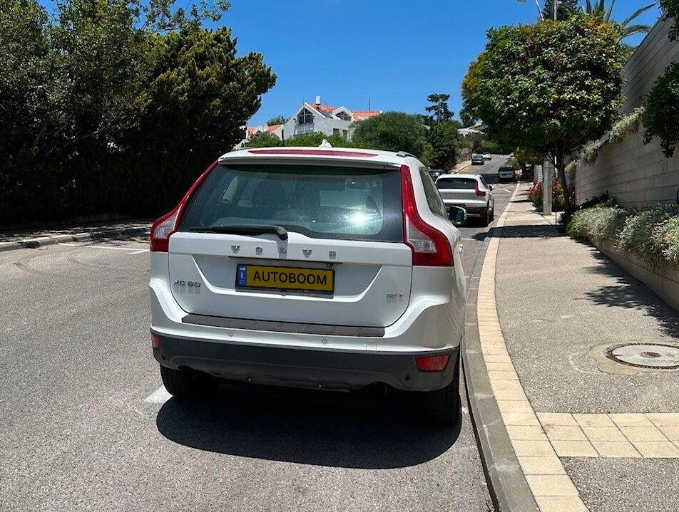 וולוו XC60 יד 2 רכב, 2011, פרטי