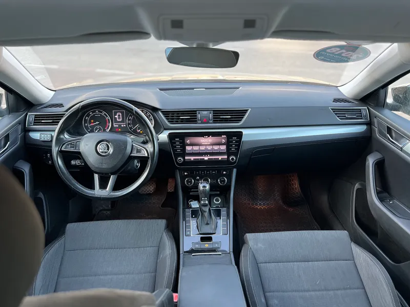 Škoda Superb 2ème main, 2018, main privée