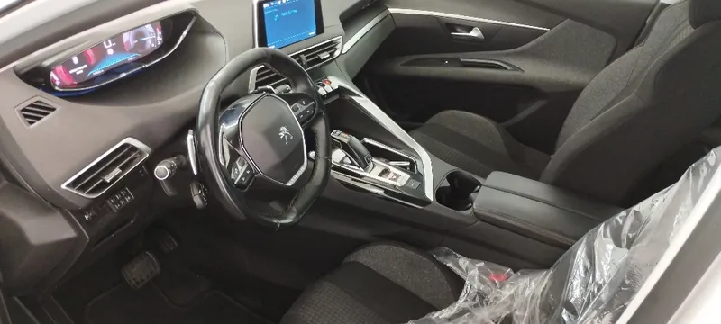 Peugeot 3008 с пробегом, 2020