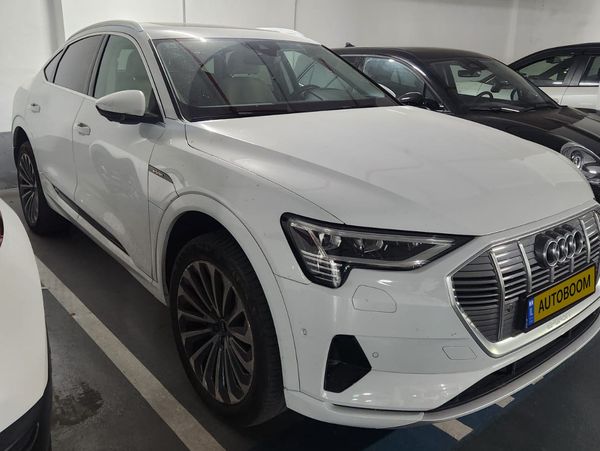 אאודי Q8 ספורטבק e-tron יד 2 רכב, 2021, פרטי