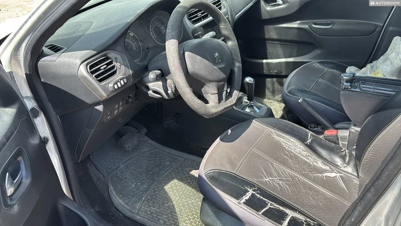 Peugeot 301 2ème main, 2015