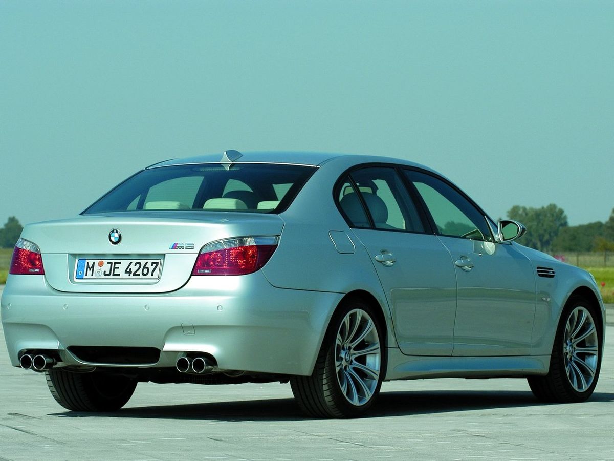 BMW M5 2005 year of release, 4 generation, sedan - Trim versions