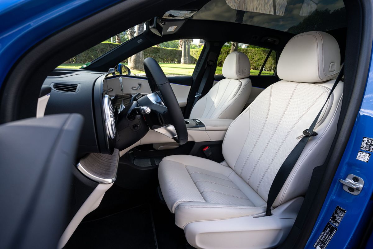 Mercedes GLC 2026. Передние сидения. SUV 5 дв., 3 поколение