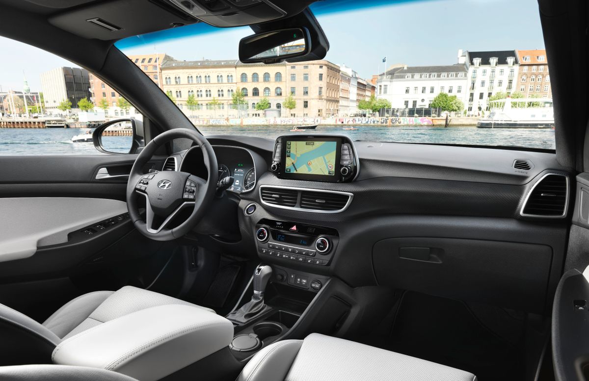 Hyundai Tucson 2018. Front seats. SUV 5-doors, 3 generation, restyling