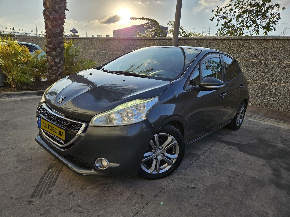 Peugeot 208 2ème main, 2013, main privée