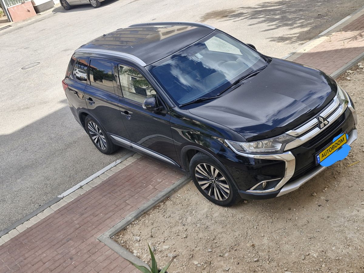 Mitsubishi Outlander 2nd hand, 2016, private