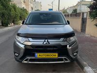 מיצובישי אאוטלנדר יד 2 רכב, 2018, פרטי