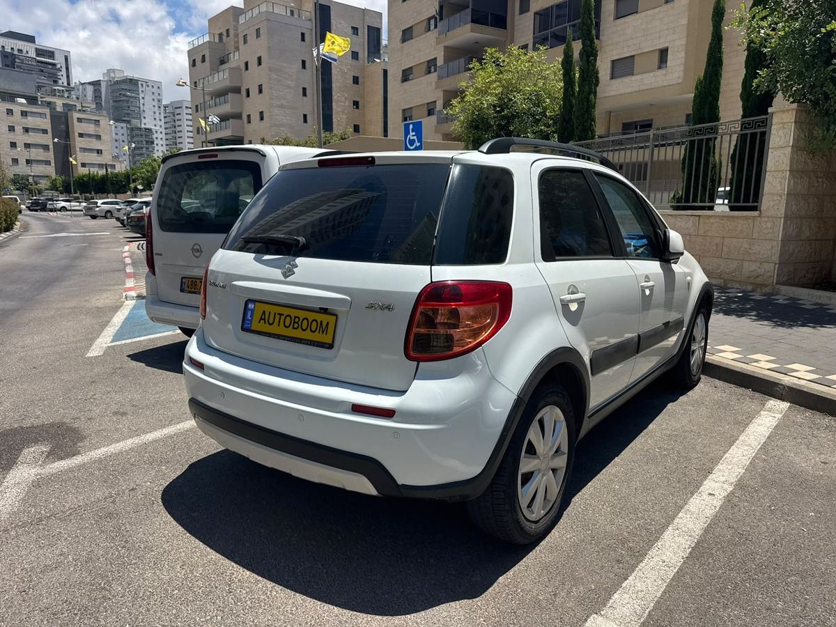 סוזוקי SX4 יד 2 רכב, 2014, פרטי