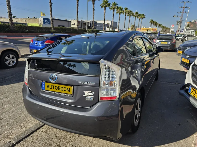 Toyota Prius с пробегом, 2014