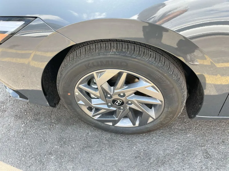 Hyundai Elantra new car, 2024